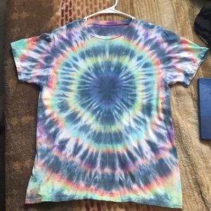 Exploding tie dye